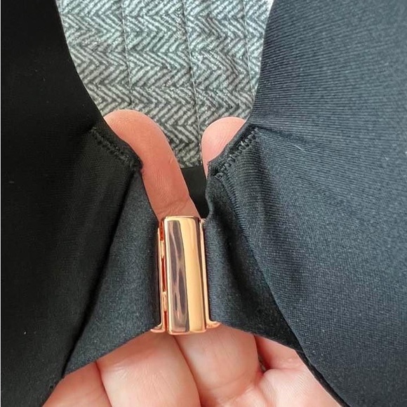 Soma Intimates NWT black bra with rose gold hardware - Picture 4 of 4